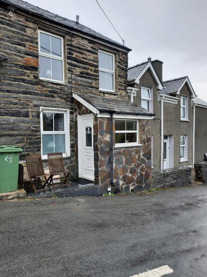 Snowdonia Rock Cottage - Cosy And Pet Friendly Penrhyndeudreath Eksteriør bilde
