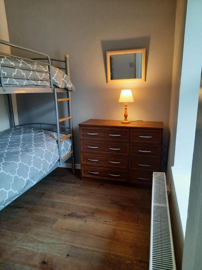 Snowdonia Rock Cottage - Cosy And Pet Friendly Penrhyndeudreath Eksteriør bilde