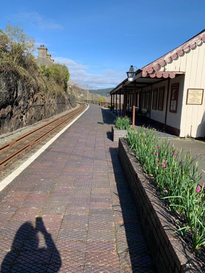 Snowdonia Rock Cottage - Cosy And Pet Friendly Penrhyndeudreath Eksteriør bilde